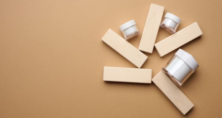 Packaging Organic Beauty: Compostable Tubes, PCR Glass & Carbon-Neutral Shipping Strategies