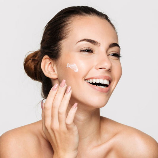 Retinol Cream: The Anti-Aging Product Everyone Swears By